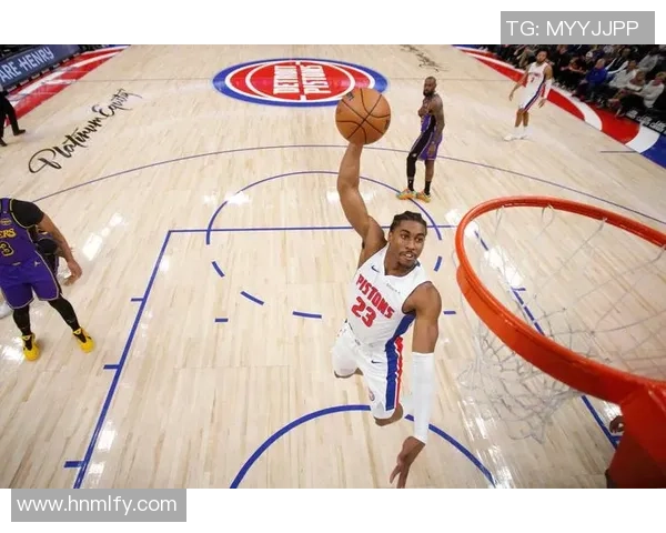 湖人对阵活塞首节精彩直播回顾与分析，篮球迷不可错过的比赛瞬间